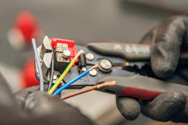 Best Affordable Emergency Electrician  in Siesta Key, FL